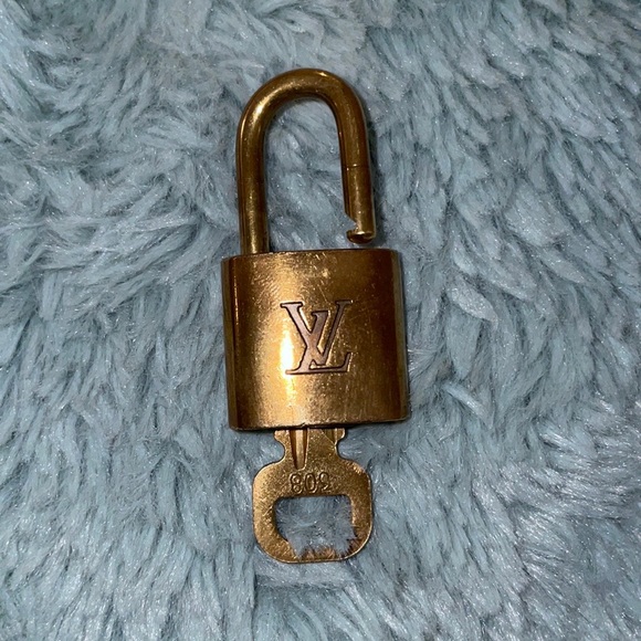 Authentic #308 LV Padlock and key - Picture 1 of 4
